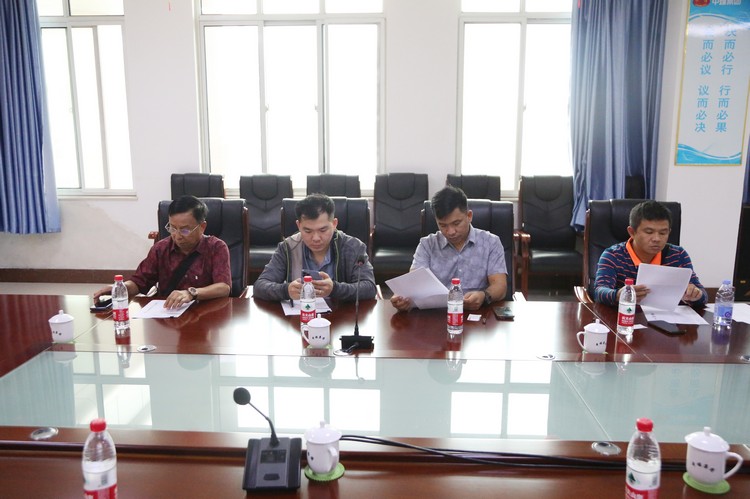 Cambodian Businessmen Visit China Coal Group To Purchase Engineering Machinery And Equipment
