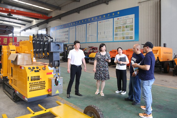 American Customers Visit China Coal Group To Purchase Construction Machinery Products