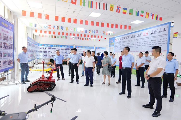 Wenzhou Investment Promotion Bureau And Jining Wenzhou Chamber Of Commerce Leaders Visit China Coal Group 