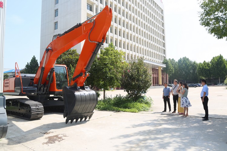 Poland Merchants Purchased A Variety Of Construction Machinery From China Coal Group